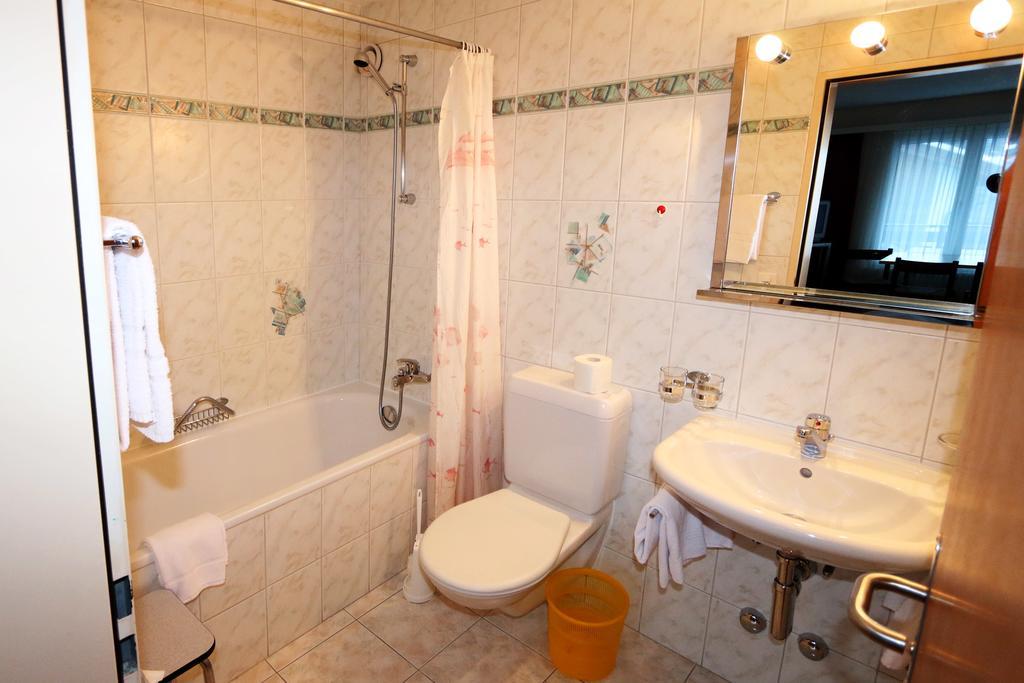 Sarazena Apartman Saas Fee Szoba fotó